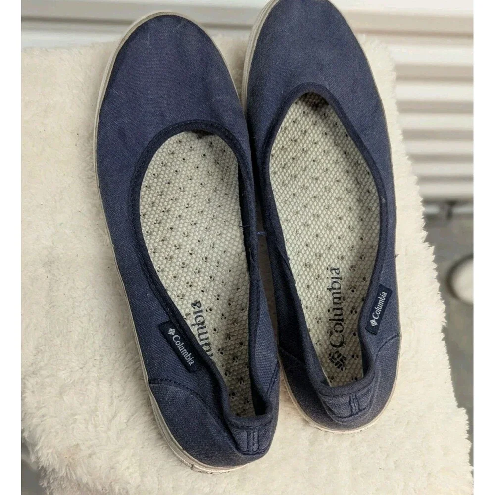Minimalist Coastal Nautical Columbia 8 Weathered Blue Crankbait Slip On Flats